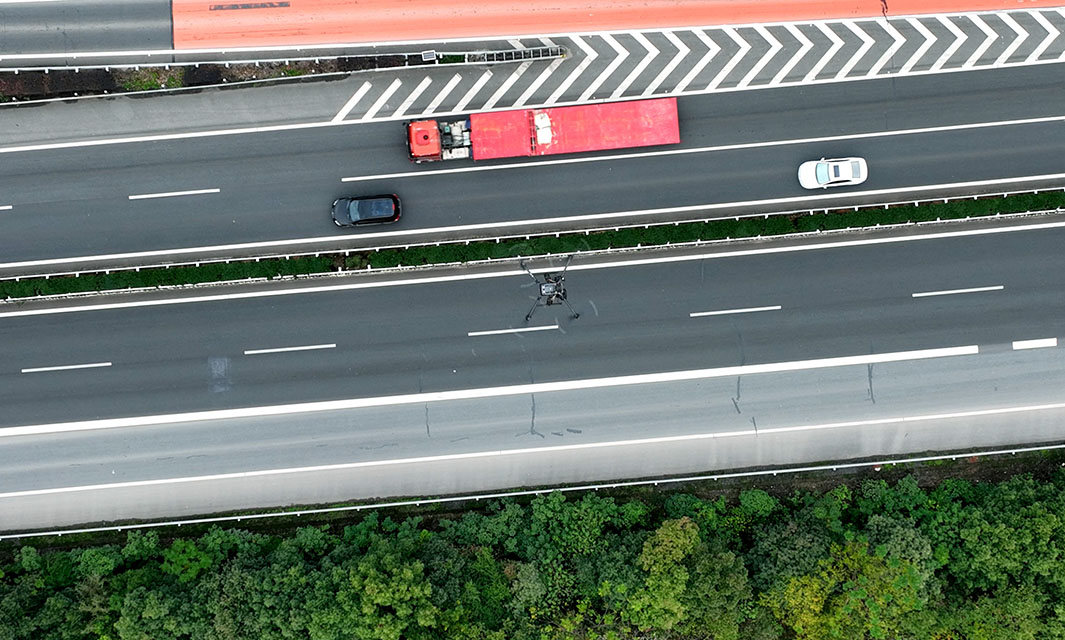 高速公路巡檢無人機(jī)，解決公路監(jiān)管難題的新方案